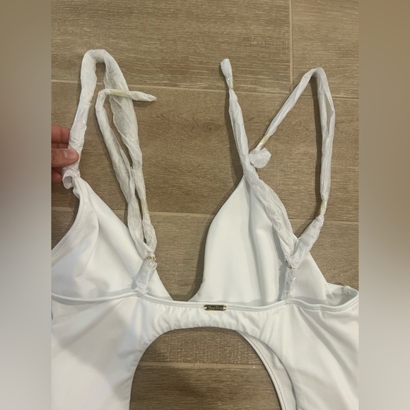 NWT Beach Bunny, the Noelani One Piece White Swimsuit,Size Large - Picture 12 of 13